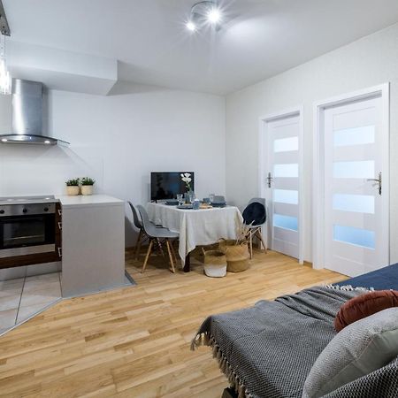 Friendhouse Apartments Angel City Krakow Bagian luar foto