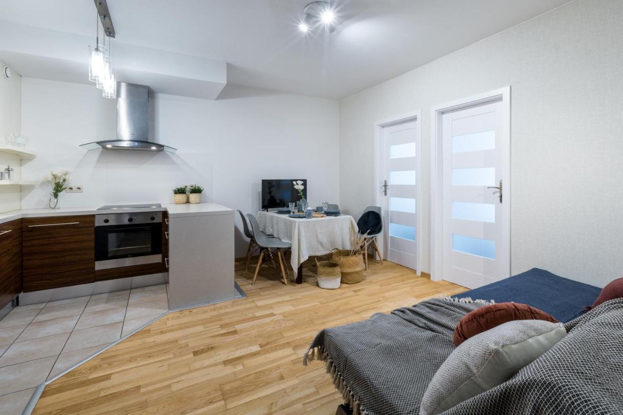Friendhouse Apartments Angel City Krakow Bagian luar foto